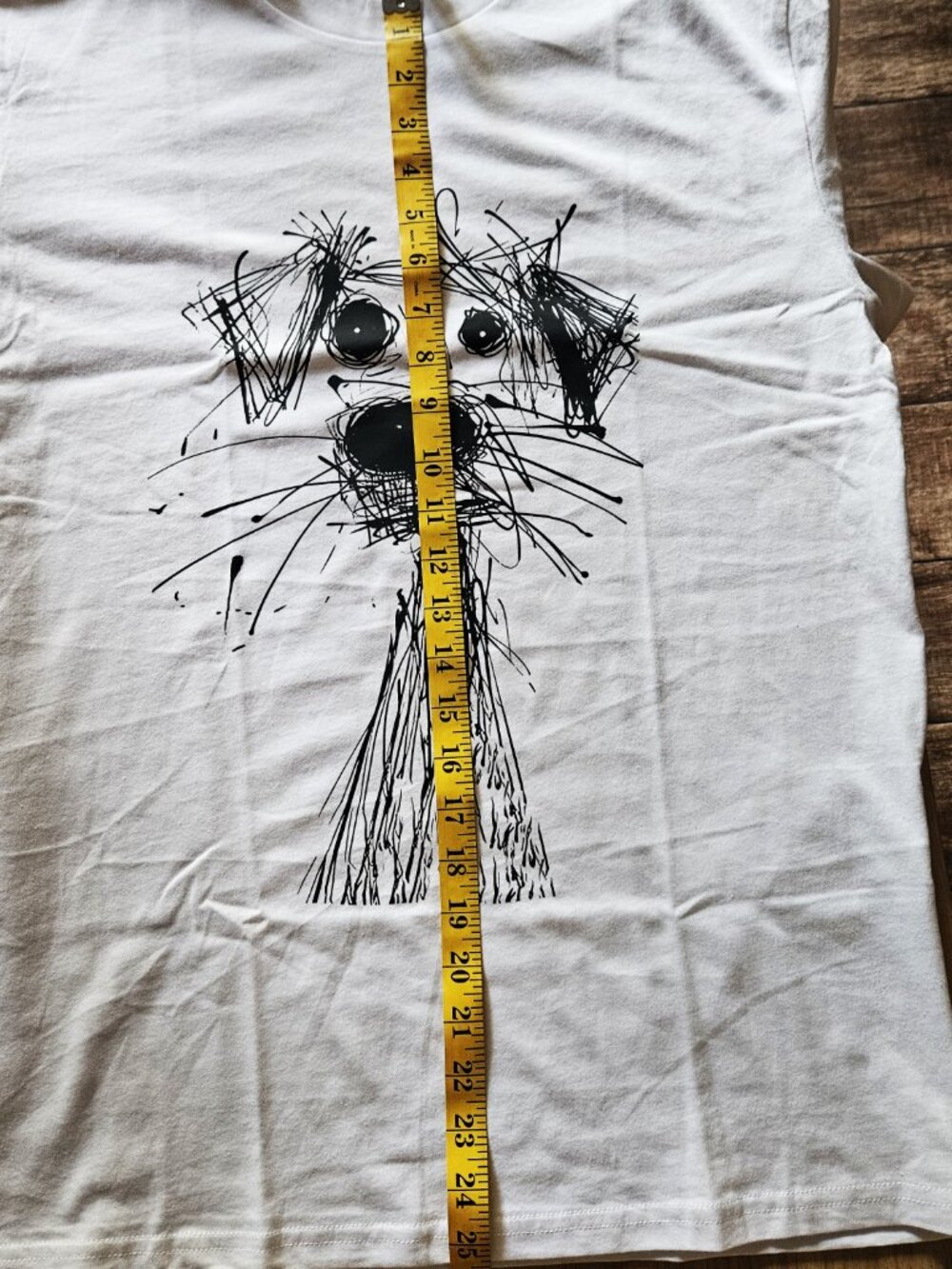 Multiple sizes of this Loose Crew-Neck White Short-Sleeved 100% Cotton T-Shirt - Picture 3 of 3